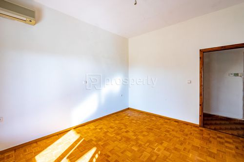 secondary image