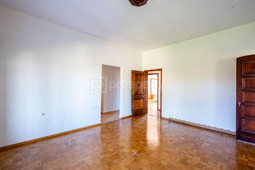 secondary image