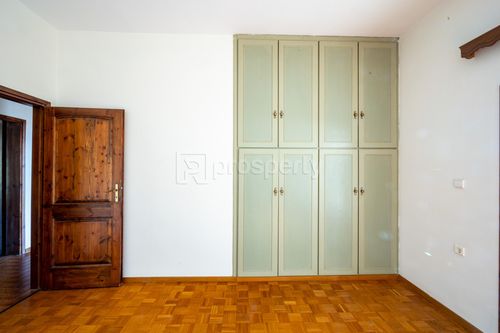 secondary image