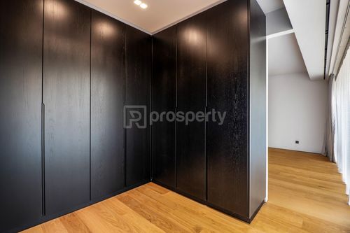 secondary image