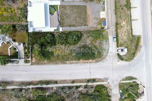 secondary image