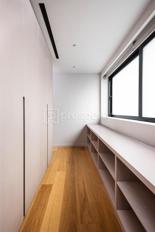 secondary image
