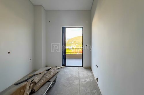 secondary image
