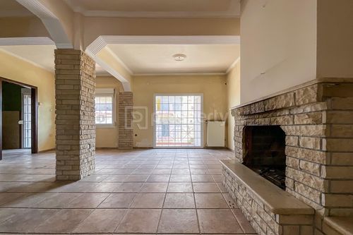 secondary image