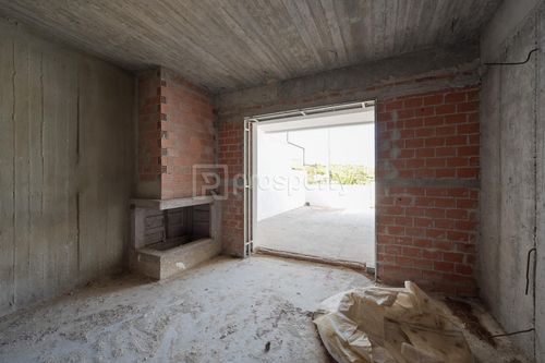 secondary image