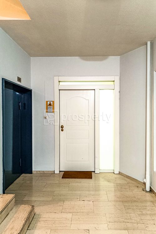 secondary image