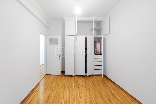secondary image